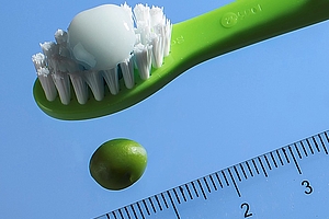 Neue einheitliche Empfehlungen: Zähne von Geburt an mit Fluorid schützen