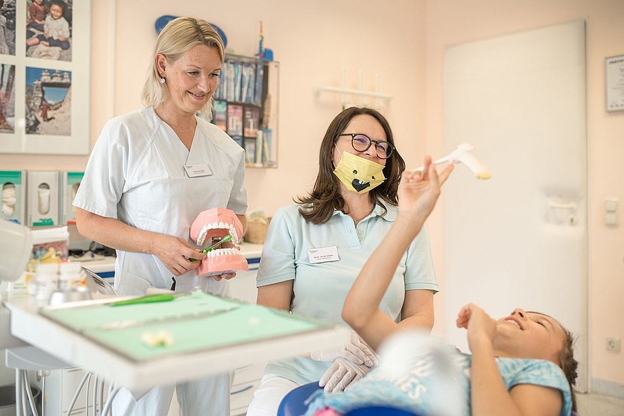 „Wir behandeln Menschen, nicht nur Zähne!“