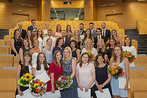 Universitätsmedizin Mainz gratuliert Absolventen der Zahnmedizin