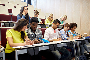 Ausländische Studierende: Forscher untersuchen Zusammenhang von Sprachkompetenz und Studienerfolg