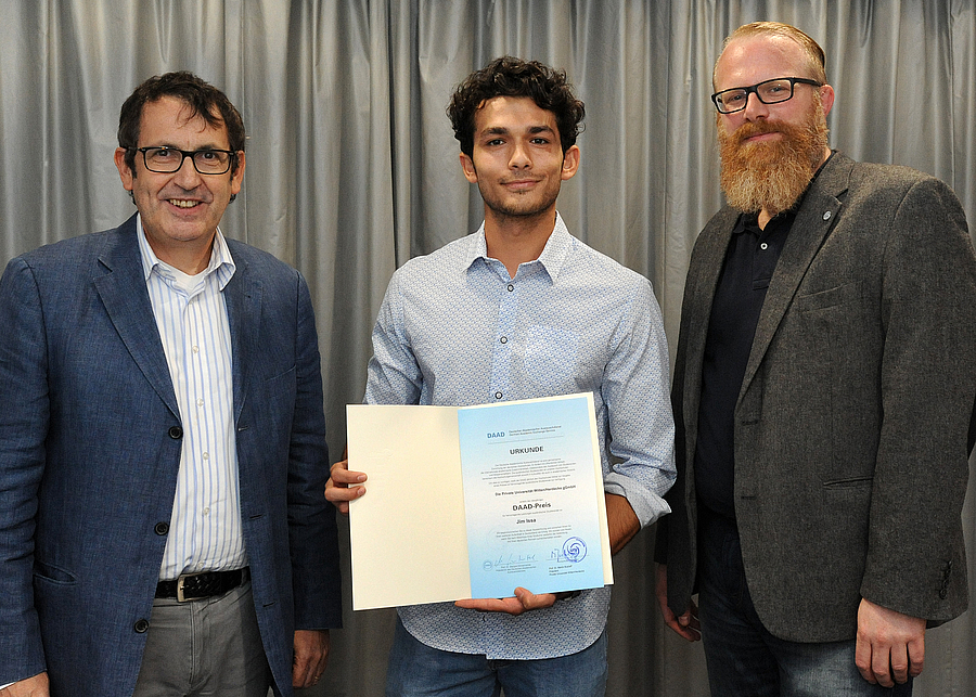 Zahnmedizin-Student erhält DAAD-Preis als bester ausländischer Studierender