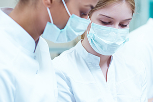 iMED DENT: Modellstudiengang Zahnmedizin geht an den Start